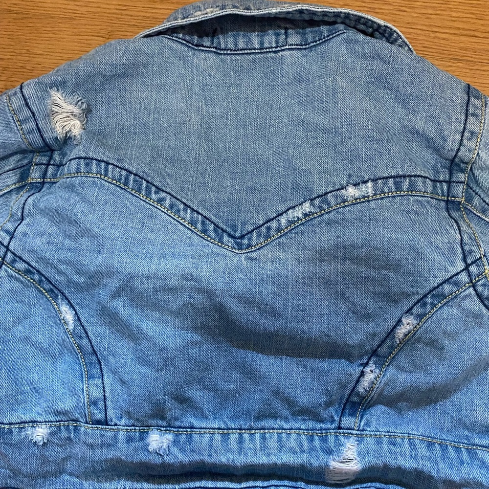 Cropped Jean Jacket - Picture 3 of 3